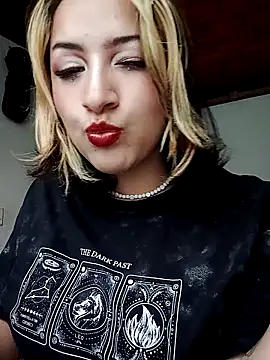 HannaJonnes_ élő XXX-chatje