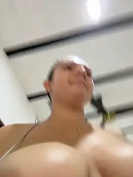 Eva_stark10: διαδικτυακό σόου στην κάμερα