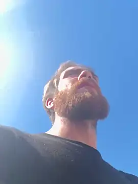 KcCumz19 élő XXX-chatje