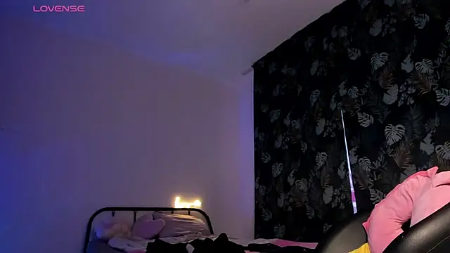 AnnexedPistol Adlı Modelin Canlı XXX Sohbeti