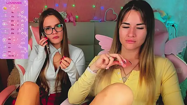 Chat +18 de hotty_girls_here ao vivo