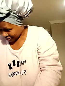 Chat +18 de bustylisa1983 ao vivo