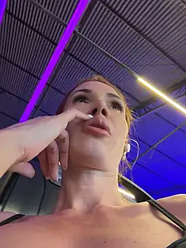 Irresistible24 élő XXX-chatje