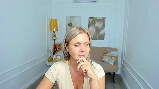 AgathaKlouin Live XXX-chat