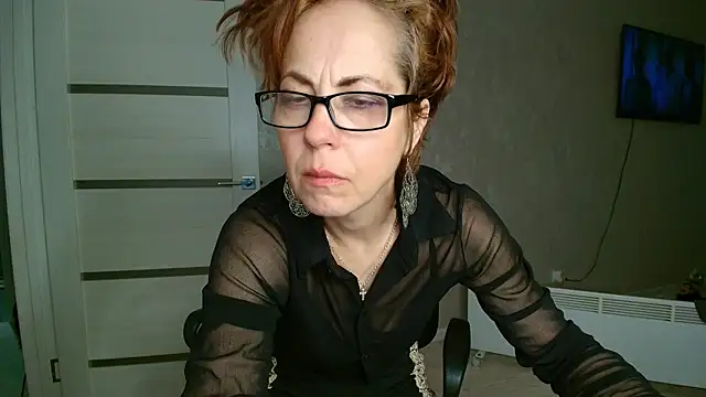 LioraWeiss: онлайн-секс-чат