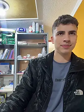 AdrianRinaldi ওয়েবক্যাম শো