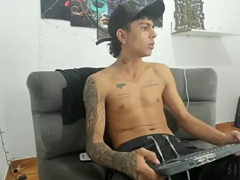 MaikDEMON_latinon Webbikameraesitys