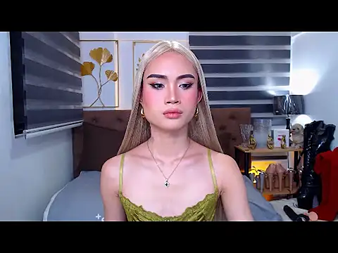 JuicyCockThea live XXX chat