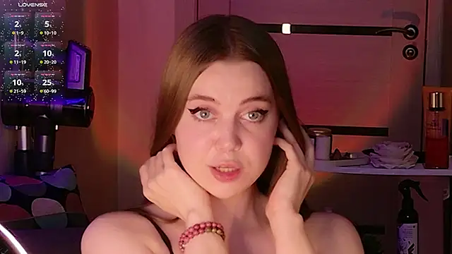 bratwifelina's Live XXX Chat