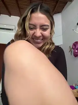 Bonni_lohan: διαδικτυακό σόου στην κάμερα