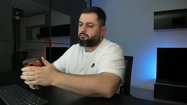 Show modela DravenPeak na web-kameri