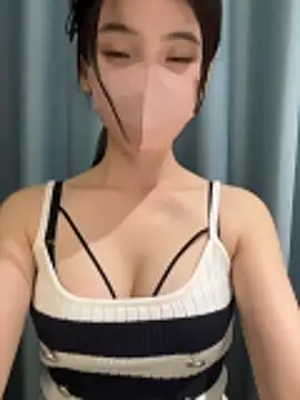 gougou13 লাইভ XXX চ্যাট