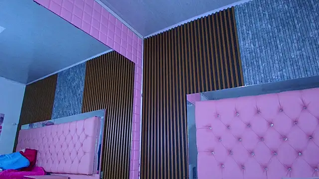 Show modela LUCIANA_FOX_TS na web-kameri