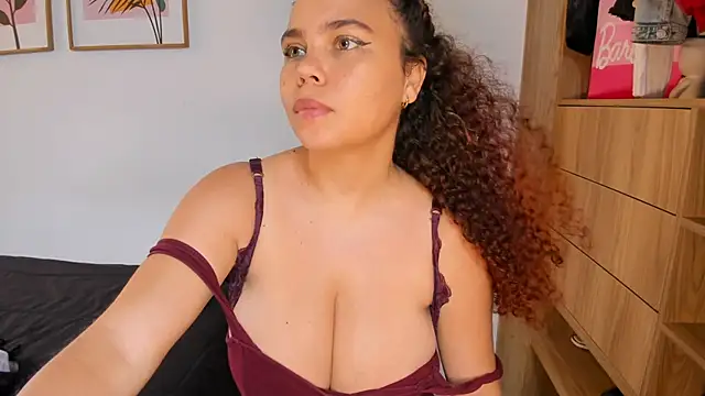 Czat XXX na żywo – Bloom_Noor