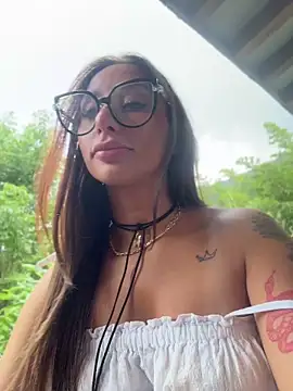 Tiny_lilith Show Webcam