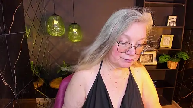 Chat +18 de NataliMellow ao vivo