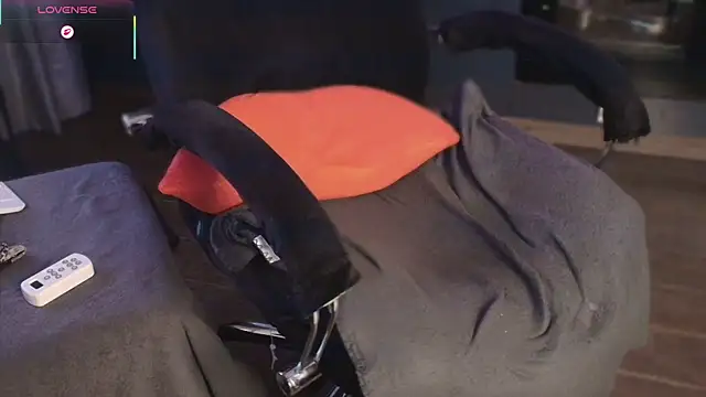 emlana's Live XXX Chat