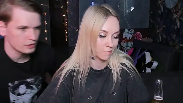 Blckmirrorr Adlı Modelin Canlı XXX Sohbeti