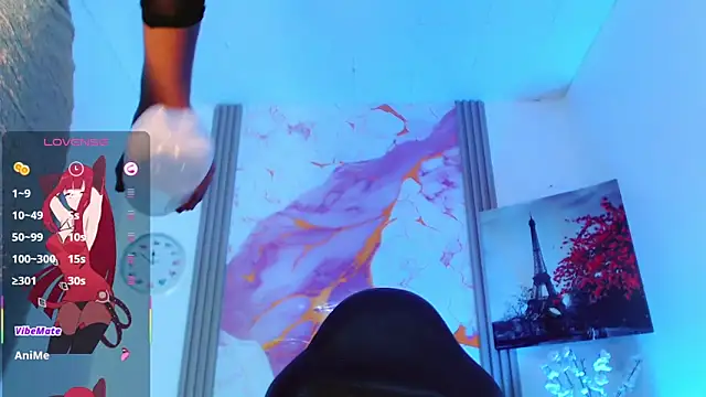 katha_Crawford Show in webcam