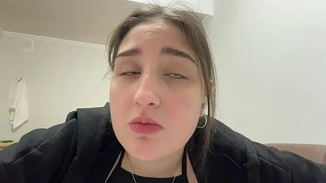 Pokazy przed kamerką – Annnna_