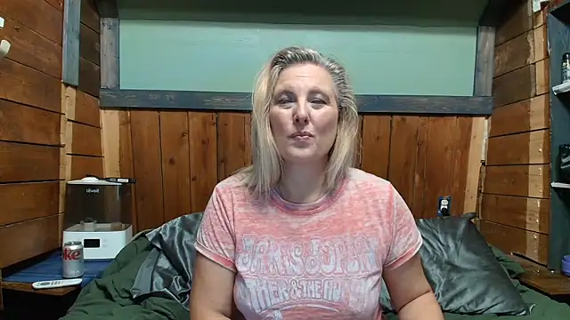 lisaxlovexxx's Webcam Show