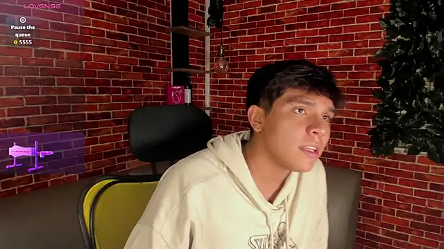 عرض كام Thiago_Kozak