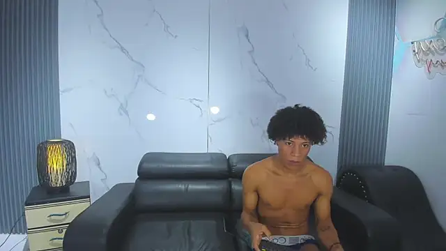 Spicy_guys 在線直播表演