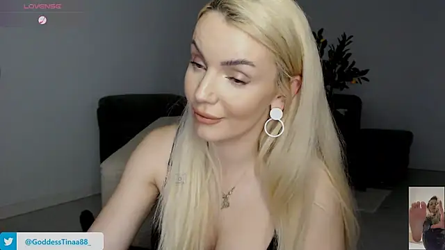 XXX chat uživo modela Goddess_Tina