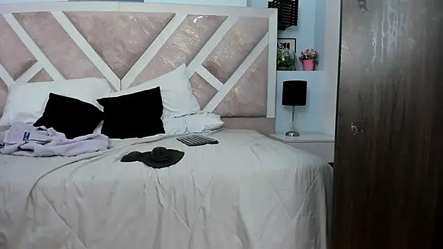 hotmature1n Live XXX chat