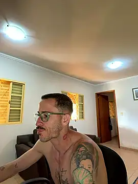 Lucasjandre লাইভ XXX চ্যাট