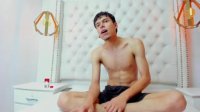 Chat +18 de EBAN_GNR ao vivo