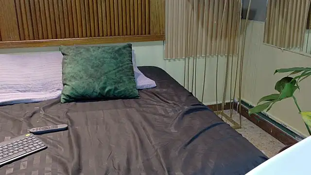 Eli666uwu's Live XXX Chat