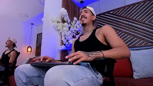 Онлайн чат XXX Donovan_Desmond