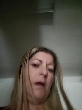 NikkiBlisss Adlı Modelin Canlı XXX Sohbeti