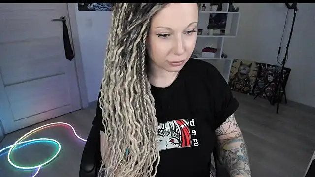 HoneySallyMoore's Live XXX Chat