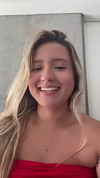 MiaPetit_ Show in webcam