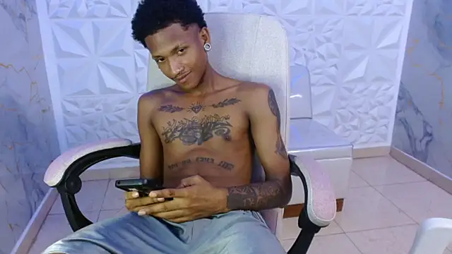 ManSant Adlı Modelin Canlı XXX Sohbeti