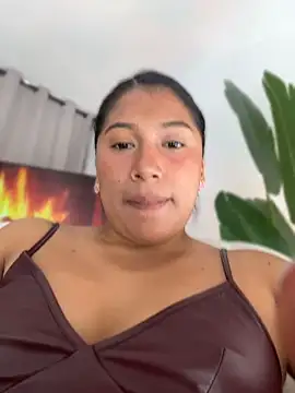 LinnaGardenia live XXX chat