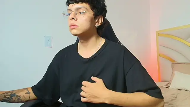 Milo_Storm Webcam Show