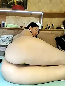 MS-66 élő XXX-chatje