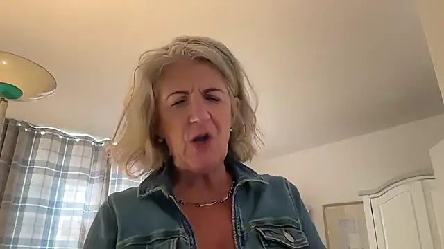 Show webcam de NaughtyMonicaUK