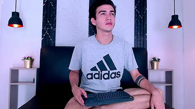 Feiccer_Castquer – webcam-show