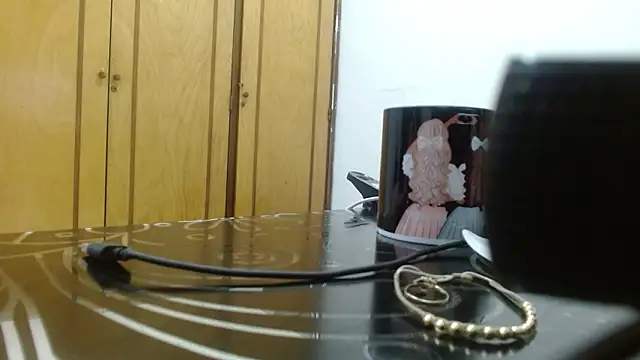 Cholatin élő XXX-chatje