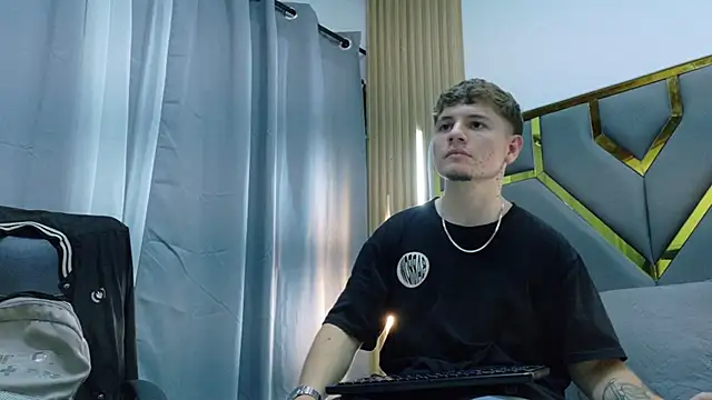 Leo_Miller_n Webbikameraesitys