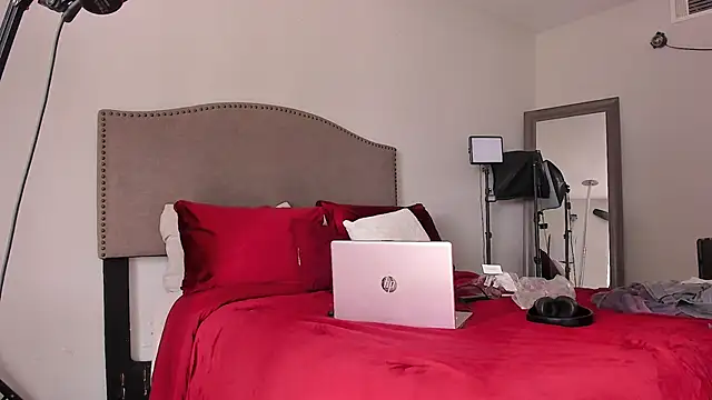 yiauana's Live XXX Chat