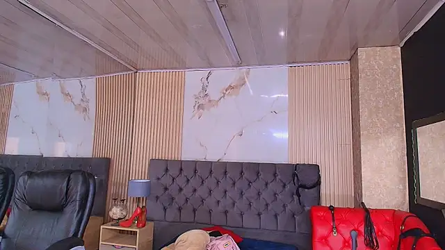 ZafiraVelvet élő XXX-chatje