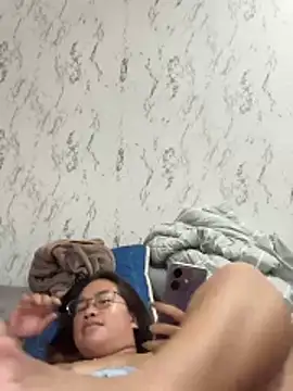 Pokazy przed kamerką – Ponthip