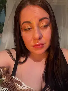 DaisyStreet live XXX chat