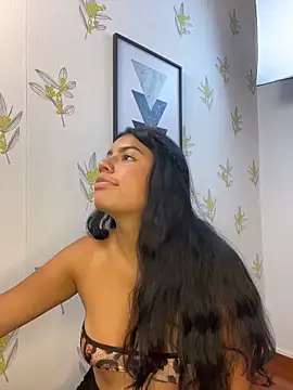 Онлайн чат XXX Laia_white