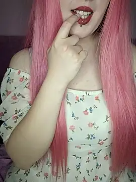 Cutie_Suzie: онлайн-секс-чат